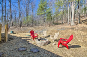 Stunning New Market Home with Mountain Views and Deck!